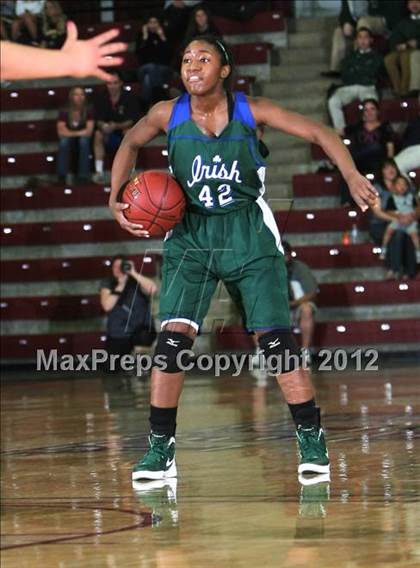 Thumbnail 3 in Terra Nova vs. Sacred Heart Cathedral (CCS D3 Final) photogallery.