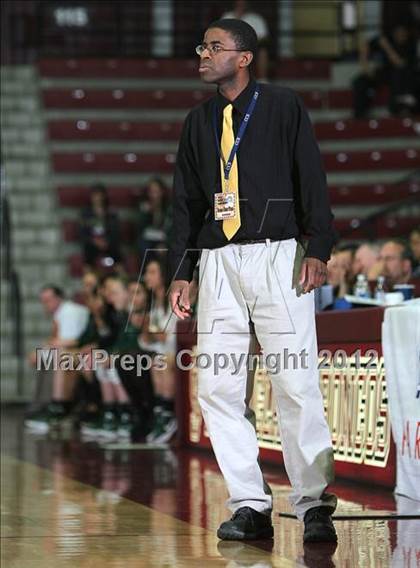 Thumbnail 2 in Terra Nova vs. Sacred Heart Cathedral (CCS D3 Final) photogallery.
