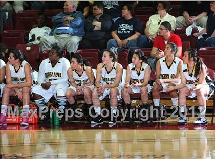 Thumbnail 1 in Terra Nova vs. Sacred Heart Cathedral (CCS D3 Final) photogallery.