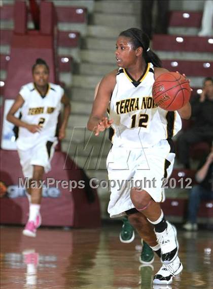 Thumbnail 2 in Terra Nova vs. Sacred Heart Cathedral (CCS D3 Final) photogallery.
