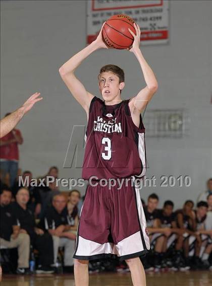 Thumbnail 3 in Valley Christian vs. Victory Christian (CIF SJS D5 Playoffs) photogallery.