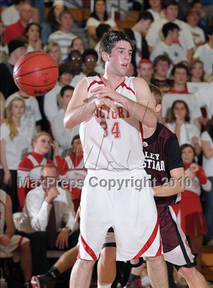 Thumbnail 2 in Valley Christian vs. Victory Christian (CIF SJS D5 Playoffs) photogallery.