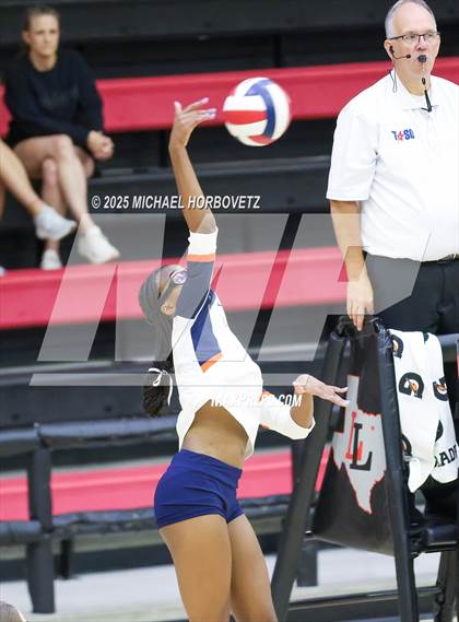 Thumbnail 2 in Wakeland @ Lovejoy photogallery.