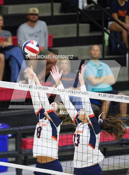 Thumbnail 2 in Wakeland @ Lovejoy photogallery.