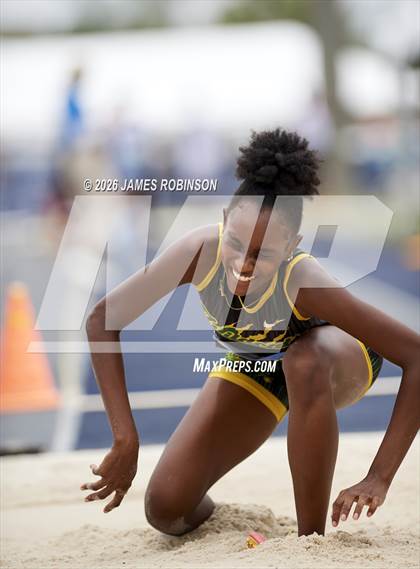 Thumbnail 2 in FHSAA Class 4A Final (Long Jump) photogallery.