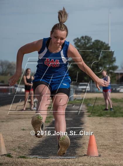 Thumbnail 1 in Warren County vs. Coffee County Central photogallery.