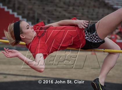 Thumbnail 2 in Warren County vs. Coffee County Central photogallery.