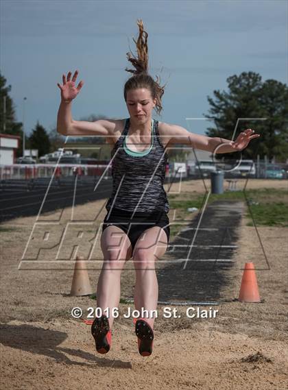 Thumbnail 2 in Warren County vs. Coffee County Central photogallery.