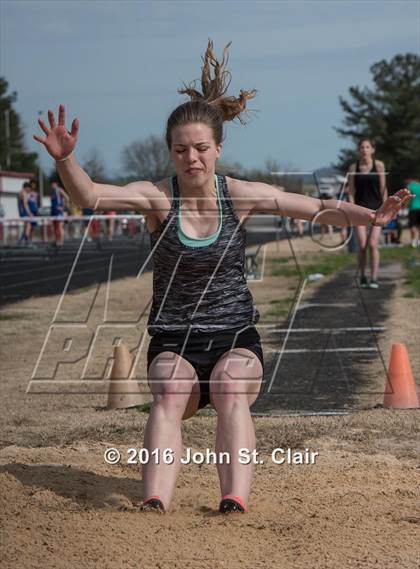 Thumbnail 2 in Warren County vs. Coffee County Central photogallery.