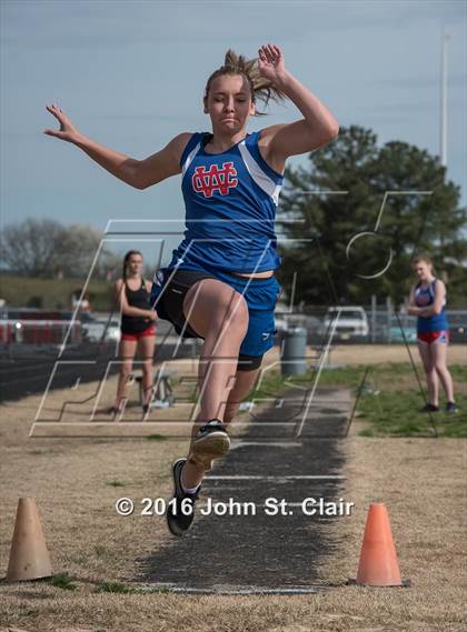 Thumbnail 3 in Warren County vs. Coffee County Central photogallery.
