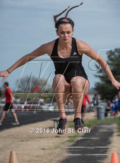 Thumbnail 3 in Warren County vs. Coffee County Central photogallery.