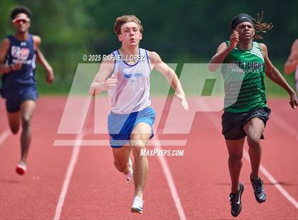Thumbnail 1 in Northland Christian Relays (400M) photogallery.