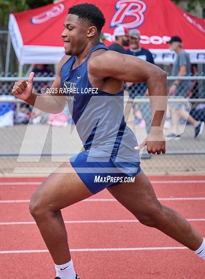 Thumbnail 2 in Northland Christian Relays (400M) photogallery.