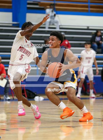 Thumbnail 3 in Goose Creek Memorial vs. Westbury Christian photogallery.