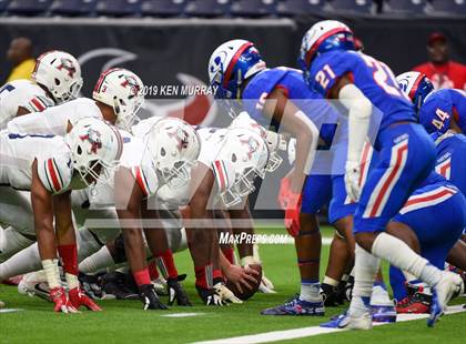 Thumbnail 1 in Atascocita vs Dickinson (UIL 6A Area Playoff) photogallery.
