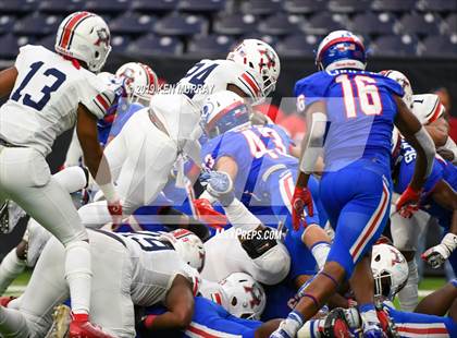 Thumbnail 2 in Atascocita vs Dickinson (UIL 6A Area Playoff) photogallery.