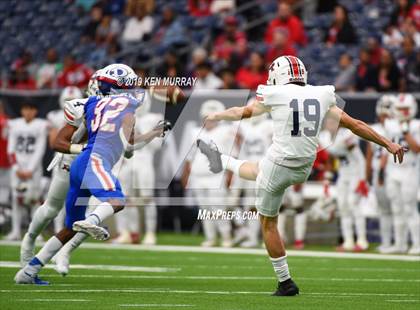 Thumbnail 1 in Atascocita vs Dickinson (UIL 6A Area Playoff) photogallery.