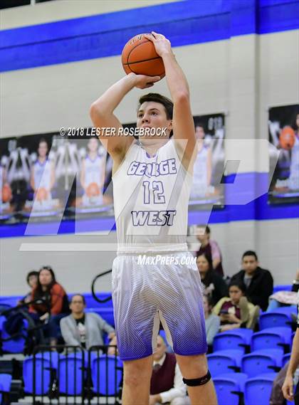 Thumbnail 3 in Cotulla @ George West photogallery.