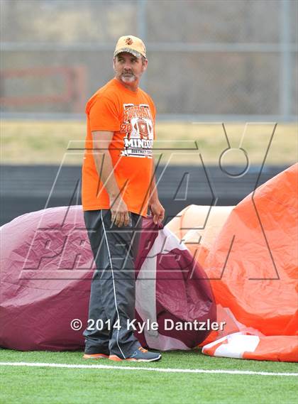Thumbnail 2 in Mineola vs. Commerce (UIL 3A Division 1 Region 2 Area) photogallery.