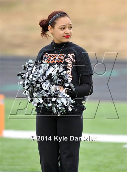 Thumbnail 2 in Mineola vs. Commerce (UIL 3A Division 1 Region 2 Area) photogallery.