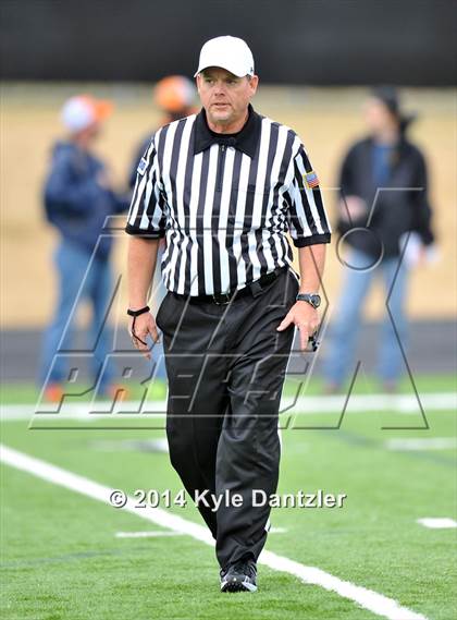 Thumbnail 1 in Mineola vs. Commerce (UIL 3A Division 1 Region 2 Area) photogallery.