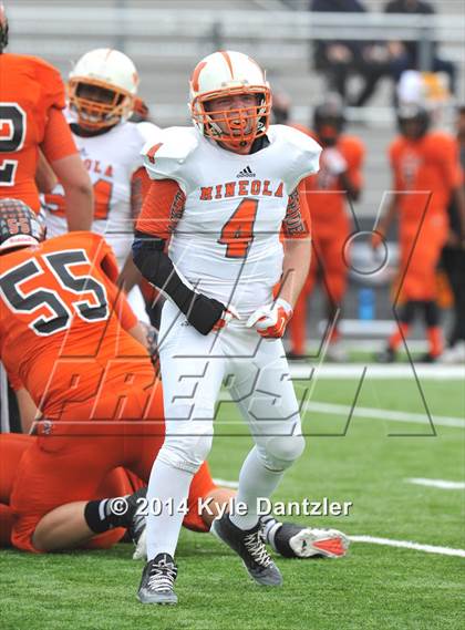 Thumbnail 2 in Mineola vs. Commerce (UIL 3A Division 1 Region 2 Area) photogallery.