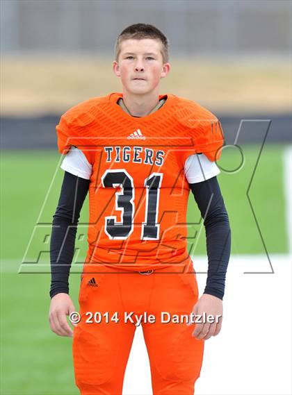 Thumbnail 1 in Mineola vs. Commerce (UIL 3A Division 1 Region 2 Area) photogallery.