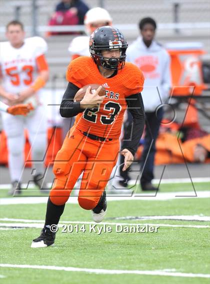 Thumbnail 3 in Mineola vs. Commerce (UIL 3A Division 1 Region 2 Area) photogallery.