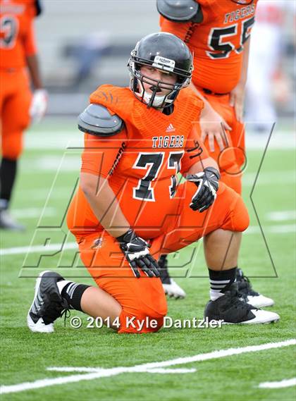 Thumbnail 2 in Mineola vs. Commerce (UIL 3A Division 1 Region 2 Area) photogallery.