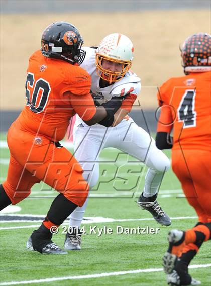 Thumbnail 2 in Mineola vs. Commerce (UIL 3A Division 1 Region 2 Area) photogallery.