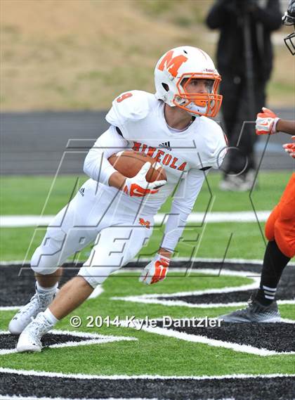 Thumbnail 3 in Mineola vs. Commerce (UIL 3A Division 1 Region 2 Area) photogallery.