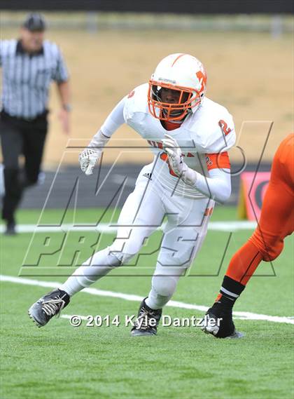 Thumbnail 1 in Mineola vs. Commerce (UIL 3A Division 1 Region 2 Area) photogallery.