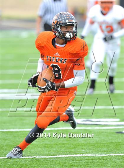 Thumbnail 3 in Mineola vs. Commerce (UIL 3A Division 1 Region 2 Area) photogallery.