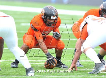 Thumbnail 1 in Mineola vs. Commerce (UIL 3A Division 1 Region 2 Area) photogallery.
