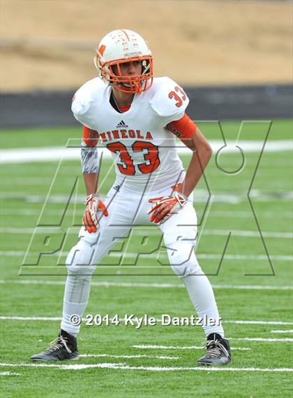 Thumbnail 1 in Mineola vs. Commerce (UIL 3A Division 1 Region 2 Area) photogallery.