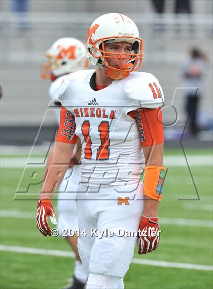 Thumbnail 3 in Mineola vs. Commerce (UIL 3A Division 1 Region 2 Area) photogallery.