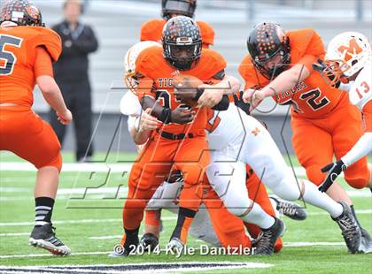 Thumbnail 1 in Mineola vs. Commerce (UIL 3A Division 1 Region 2 Area) photogallery.
