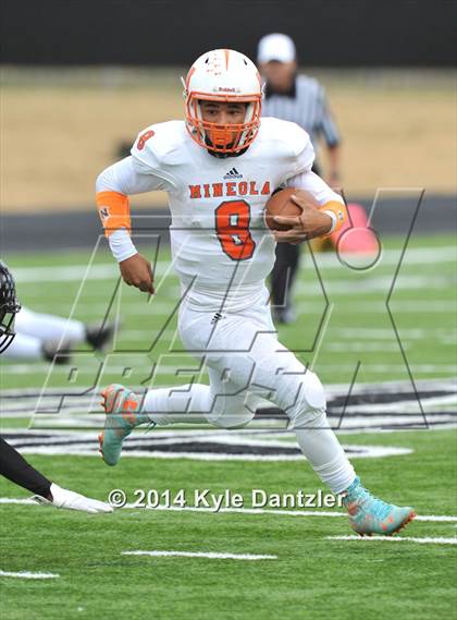 Thumbnail 1 in Mineola vs. Commerce (UIL 3A Division 1 Region 2 Area) photogallery.