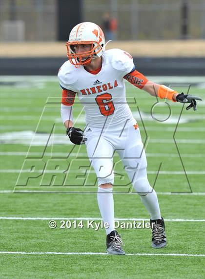 Thumbnail 3 in Mineola vs. Commerce (UIL 3A Division 1 Region 2 Area) photogallery.
