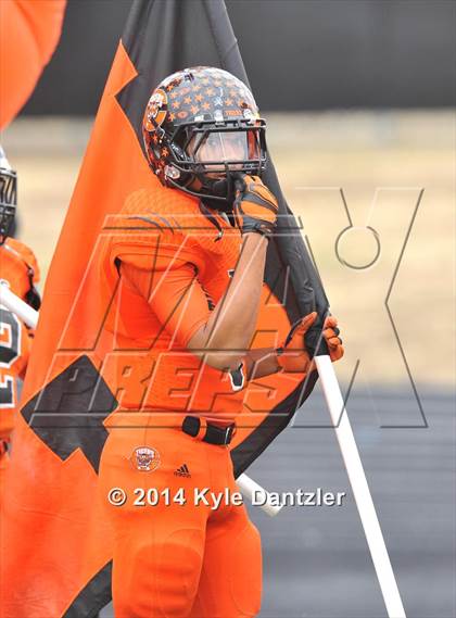 Thumbnail 3 in Mineola vs. Commerce (UIL 3A Division 1 Region 2 Area) photogallery.