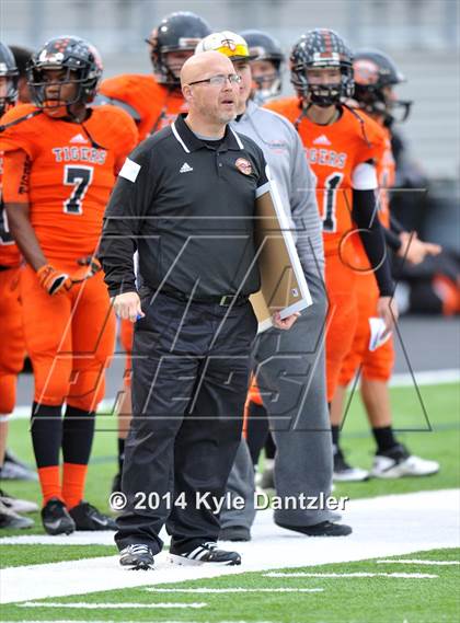Thumbnail 3 in Mineola vs. Commerce (UIL 3A Division 1 Region 2 Area) photogallery.