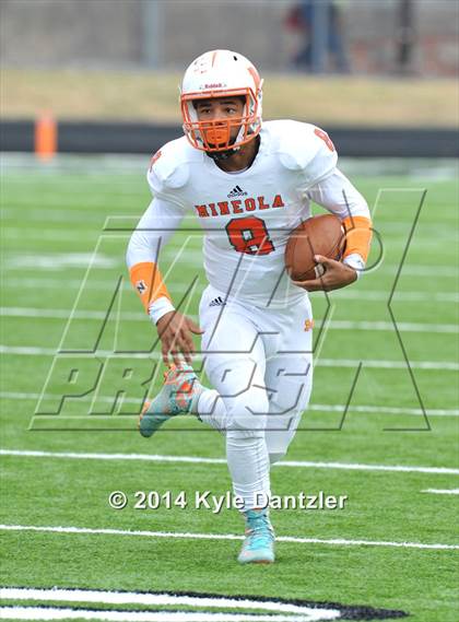 Thumbnail 2 in Mineola vs. Commerce (UIL 3A Division 1 Region 2 Area) photogallery.