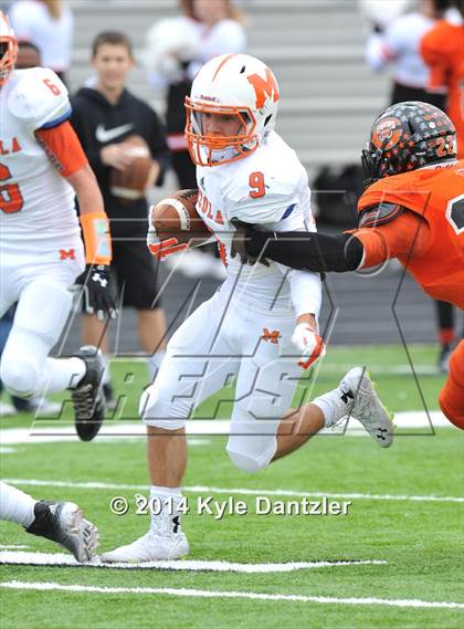 Thumbnail 1 in Mineola vs. Commerce (UIL 3A Division 1 Region 2 Area) photogallery.