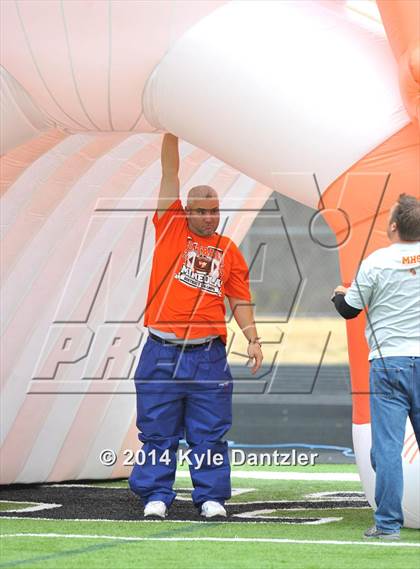 Thumbnail 3 in Mineola vs. Commerce (UIL 3A Division 1 Region 2 Area) photogallery.
