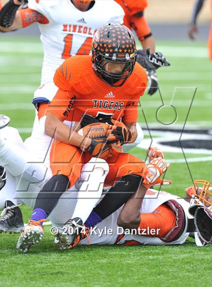 Thumbnail 3 in Mineola vs. Commerce (UIL 3A Division 1 Region 2 Area) photogallery.