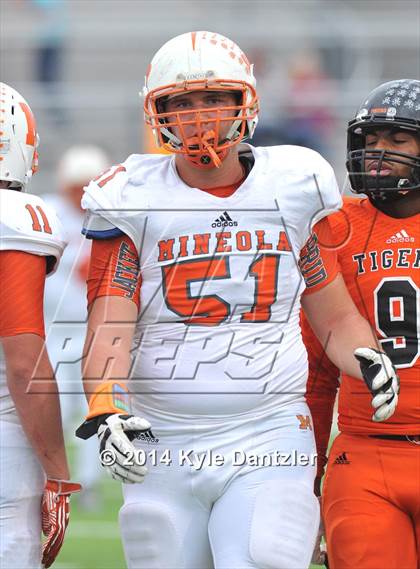 Thumbnail 3 in Mineola vs. Commerce (UIL 3A Division 1 Region 2 Area) photogallery.