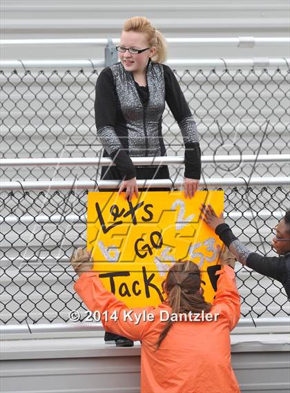 Thumbnail 1 in Mineola vs. Commerce (UIL 3A Division 1 Region 2 Area) photogallery.