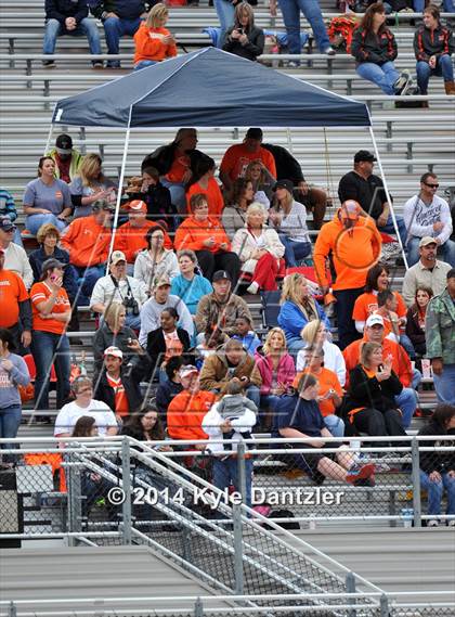 Thumbnail 1 in Mineola vs. Commerce (UIL 3A Division 1 Region 2 Area) photogallery.