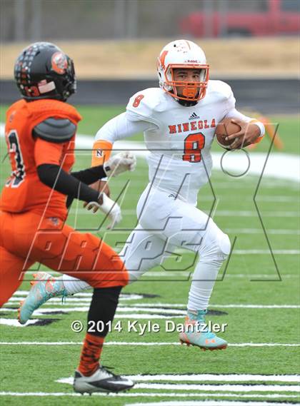 Thumbnail 2 in Mineola vs. Commerce (UIL 3A Division 1 Region 2 Area) photogallery.