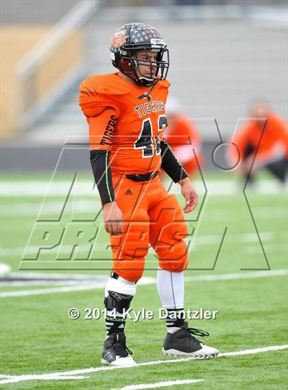 Thumbnail 2 in Mineola vs. Commerce (UIL 3A Division 1 Region 2 Area) photogallery.